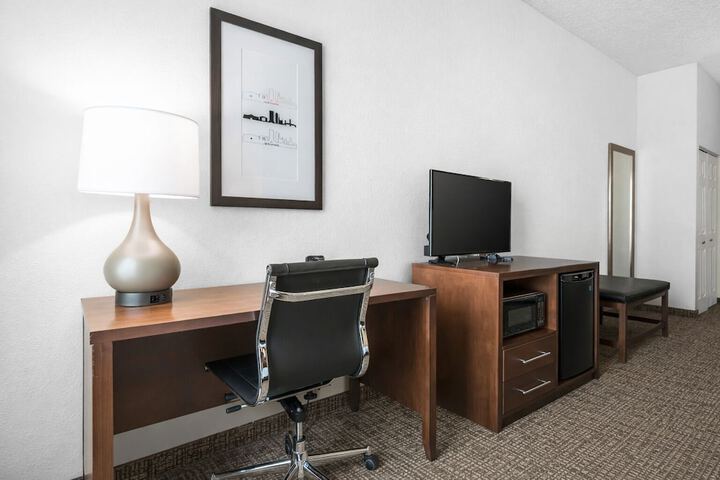 Comfort Suites Baymeadows Near Butler Blvd