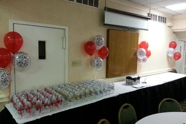 Ballroom/Hall 17 of 21