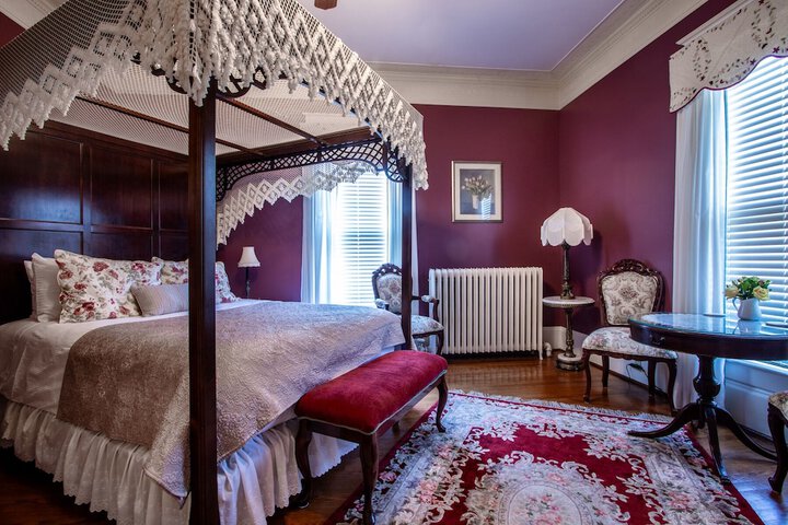 Room 44 of 111