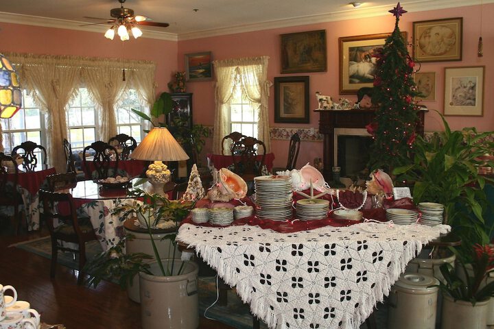 Heron Cay Lakeview Bed & Breakfast Inn