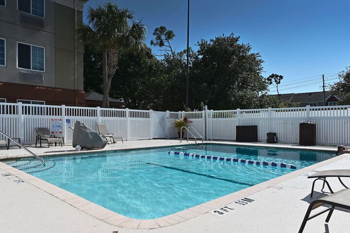 Pool 4 of 30
