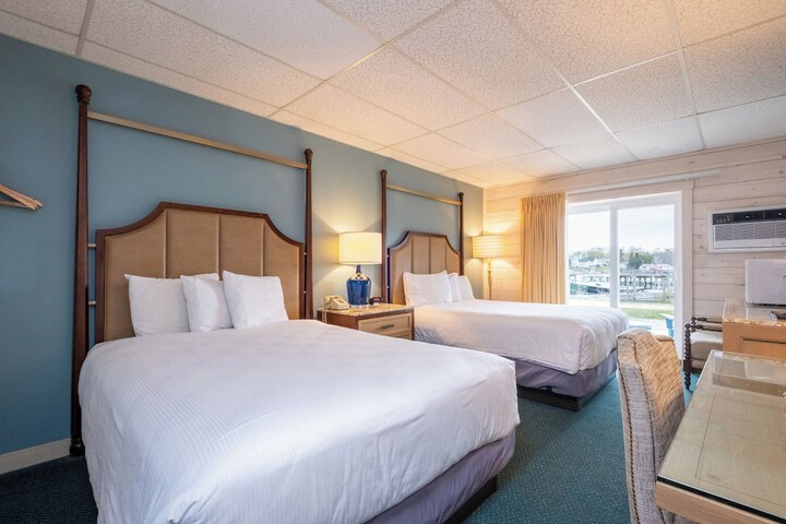 Boothbay Harbor Inn