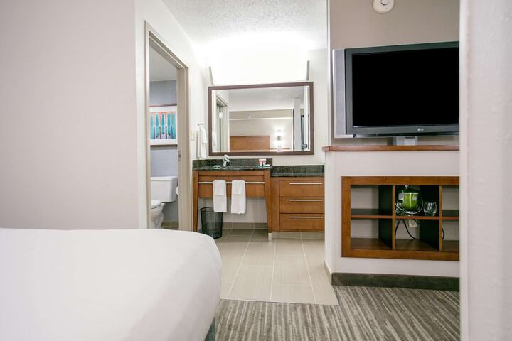 Room 17 of 49