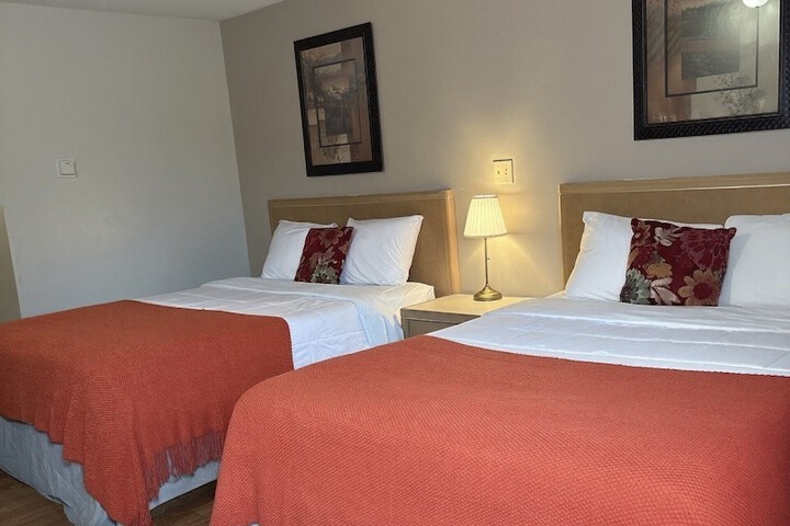 Slumber Lodge Motel