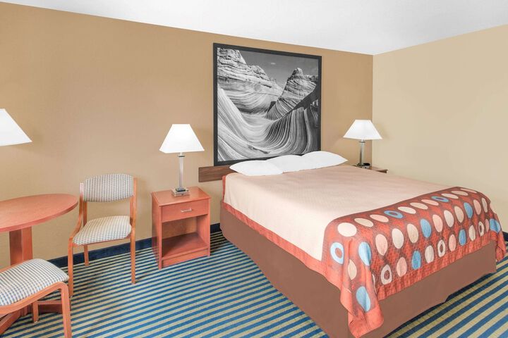 Room 6 of 21