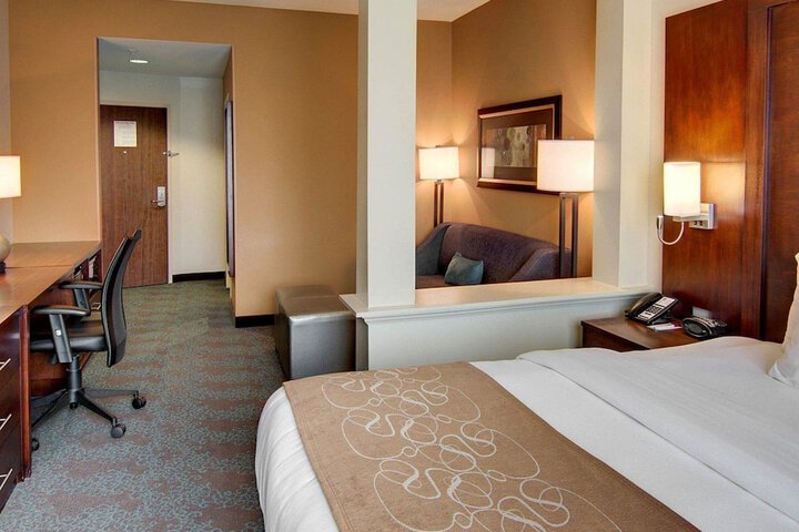 Room 13 of 27