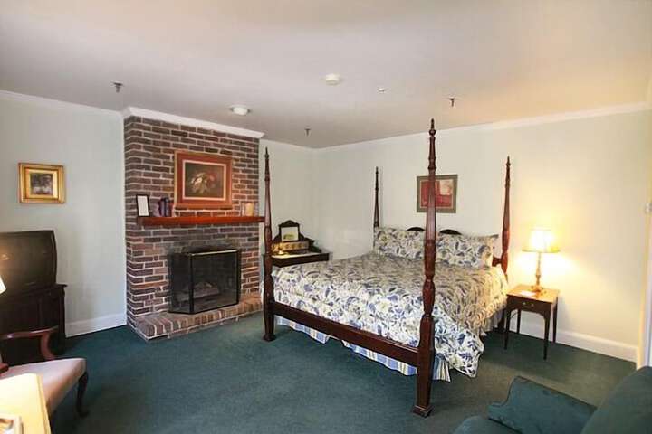 Room 122 of 170