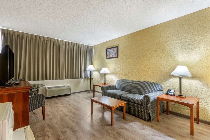 Room 23 of 42