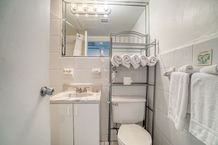 Room 158 of 242