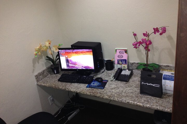 Business Center 56 of 58