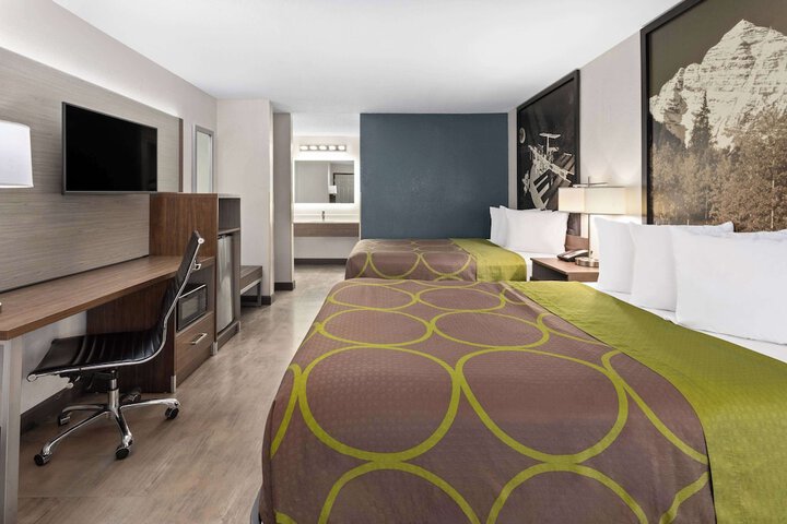 Room 34 of 60