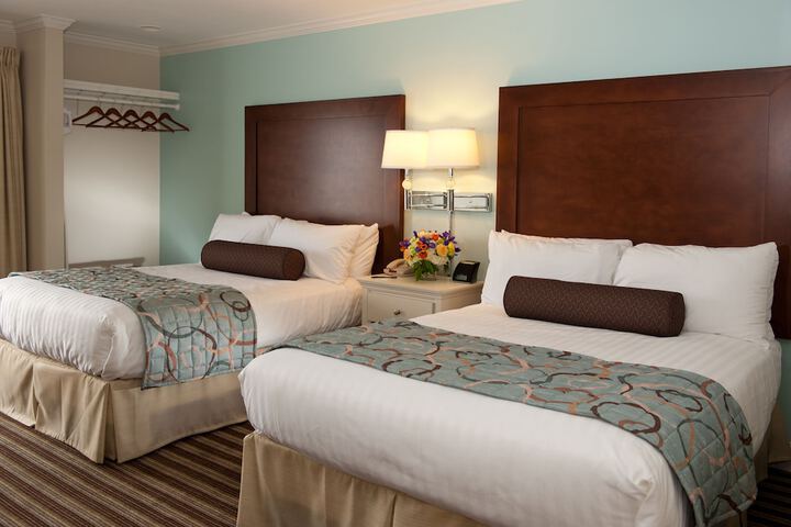 Room 102 of 194