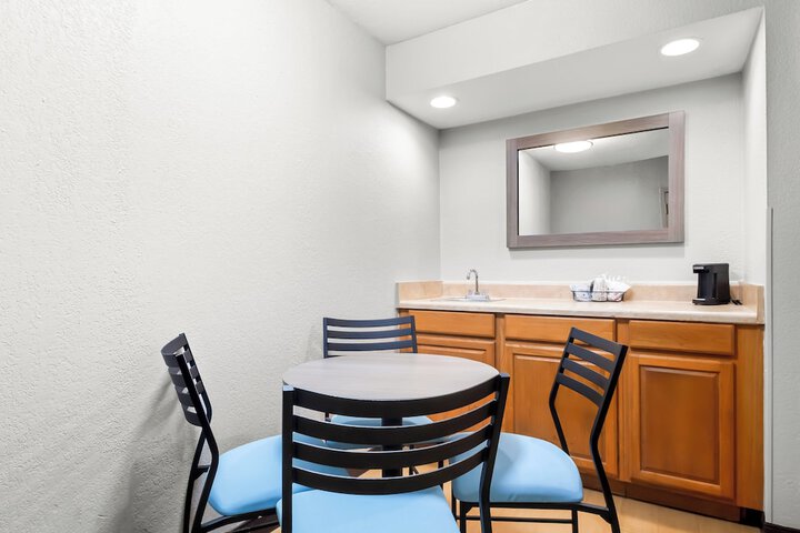 Room 40 of 43