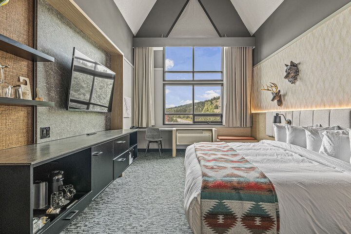 Room 34 of 74