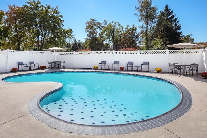 Pool 4 of 25