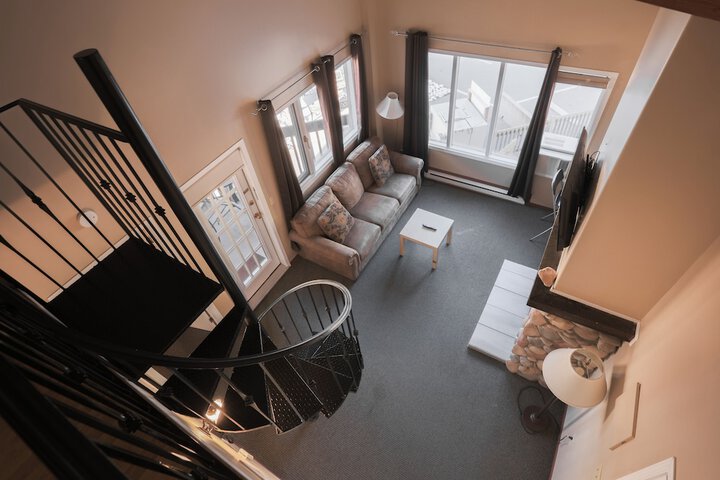 Room 33 of 59