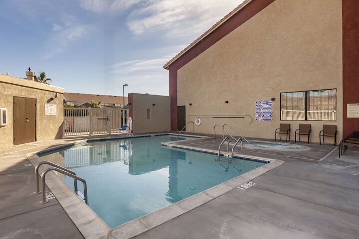 Pool 7 of 60