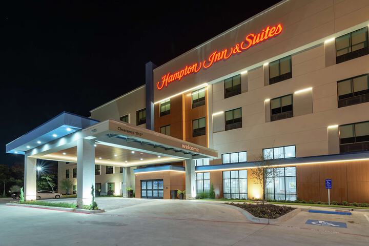 Hotel 4 of 77