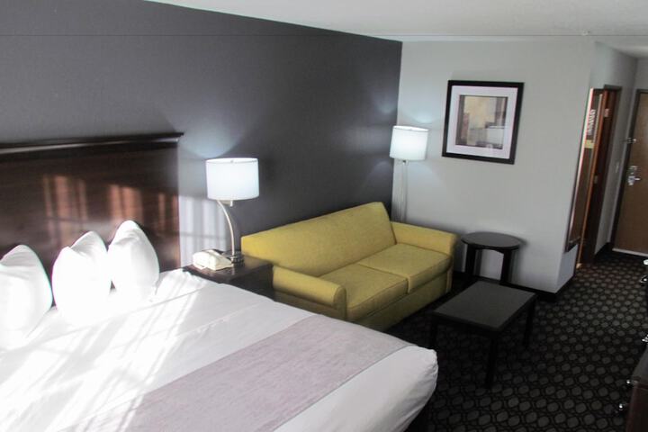 Room 32 of 75