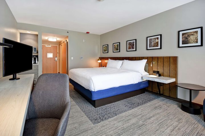 Room 15 of 46