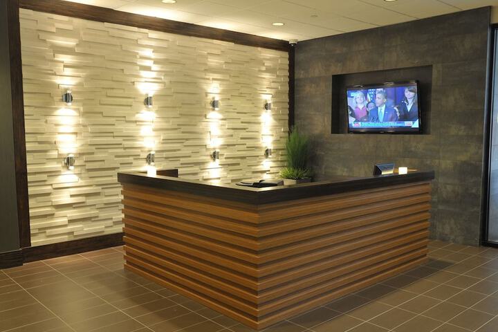 Holiday Inn Hotel & Suites Charleston West by IHG