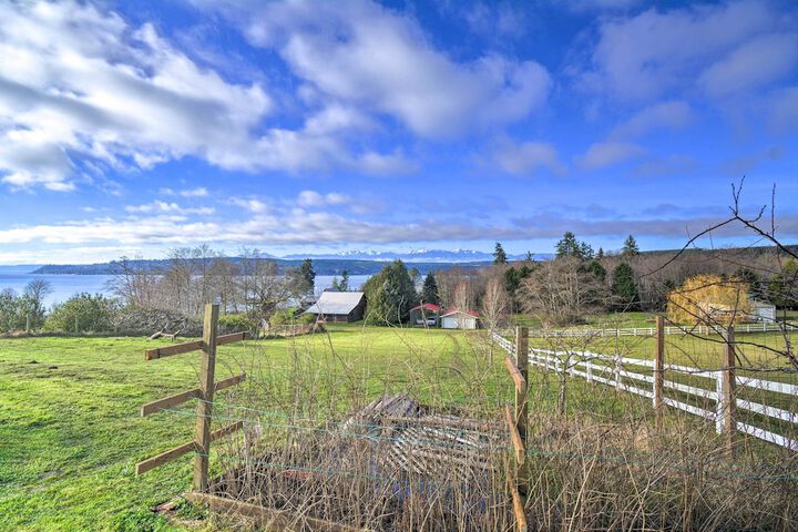 Breathtaking Port Ludlow Home w / Deck & Yard