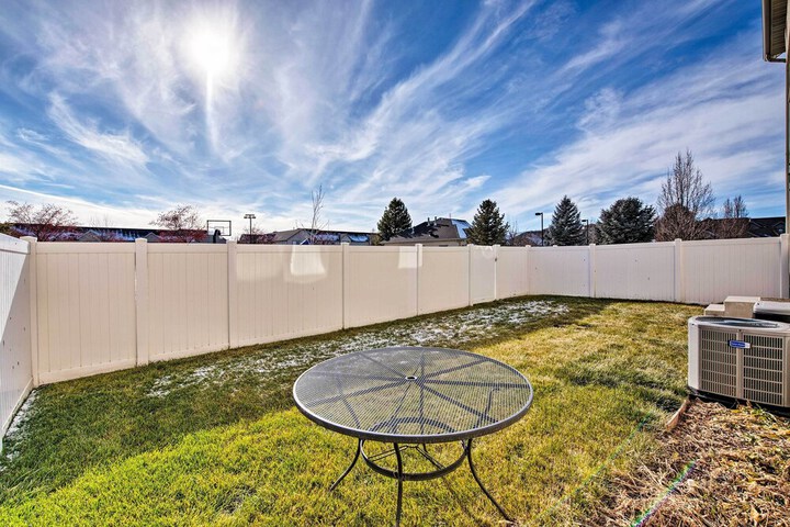 Mtn View Townhome w / Amenities 17 Mi to Snowbird!
