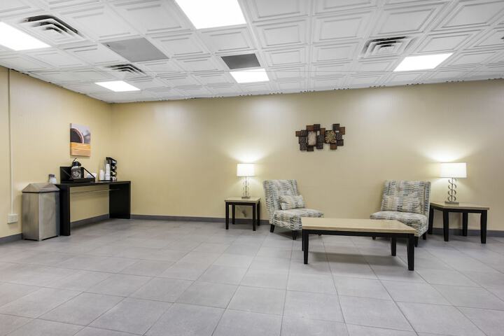 Business Center 40 of 41