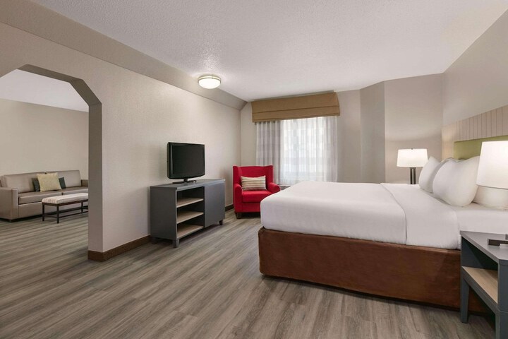 Room 20 of 28