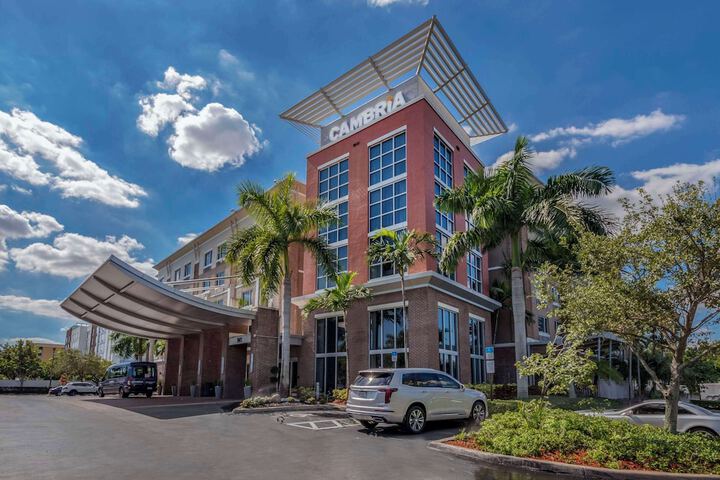 Hotel 4 of 64