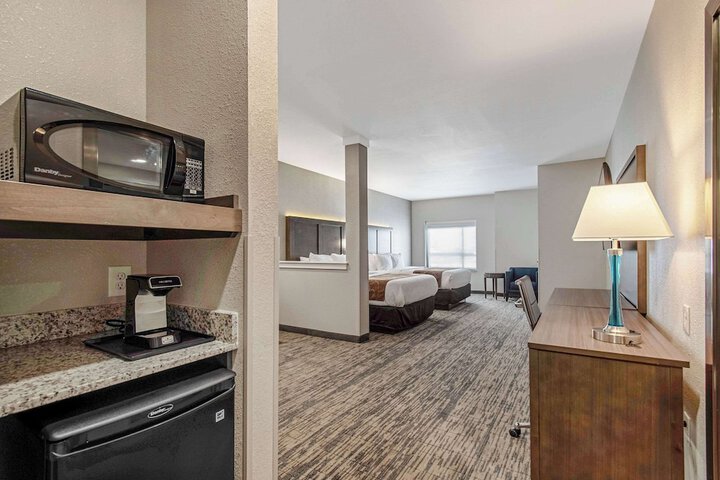 Comfort Suites Grove City - Columbus South