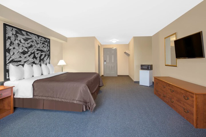 Room 39 of 48