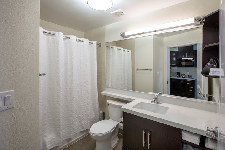 Room 16 of 34