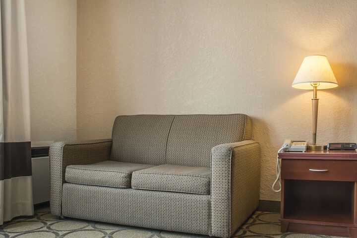 Room 12 of 37