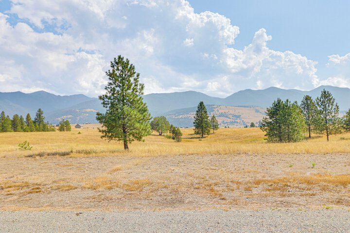 Cozy Eureka Getaway - Hike Bike, Hunt & Fish!