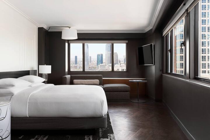 Room 17 of 62