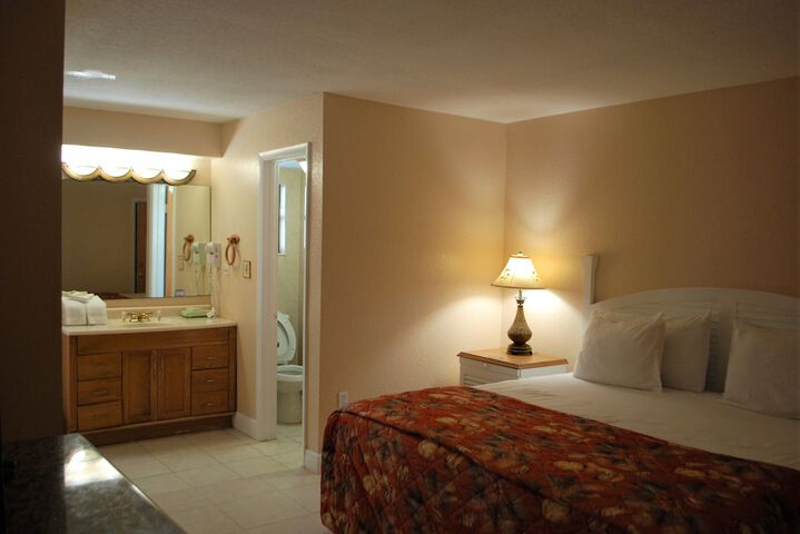 Room 7 of 32