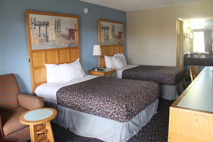 Room 16 of 34