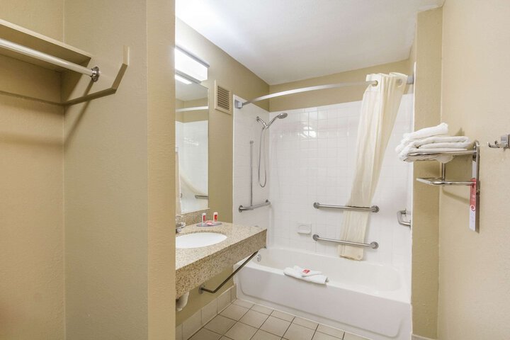 Room 21 of 64