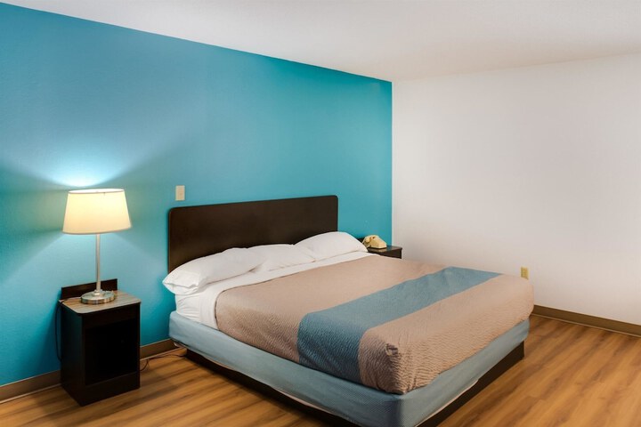 Motel 6 Richmond IN
