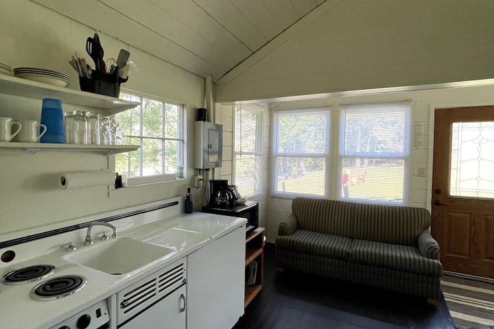 Hanging Horn Lakeside Resort