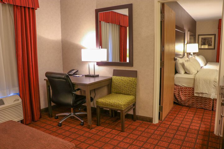 Room 25 of 73