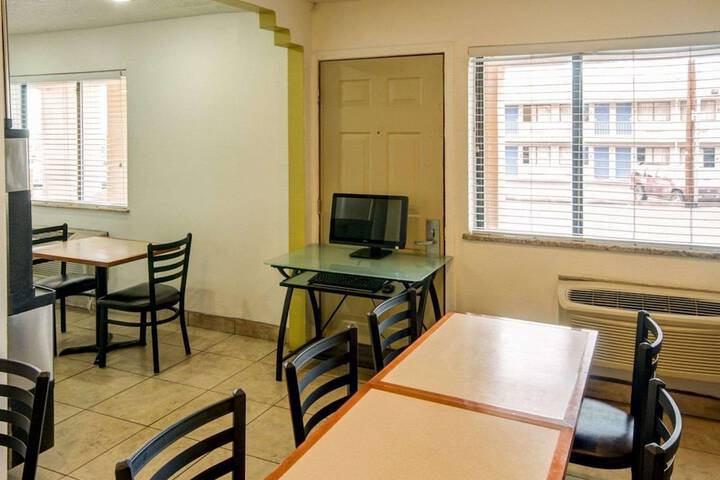 Econo Lodge Albuquerque East