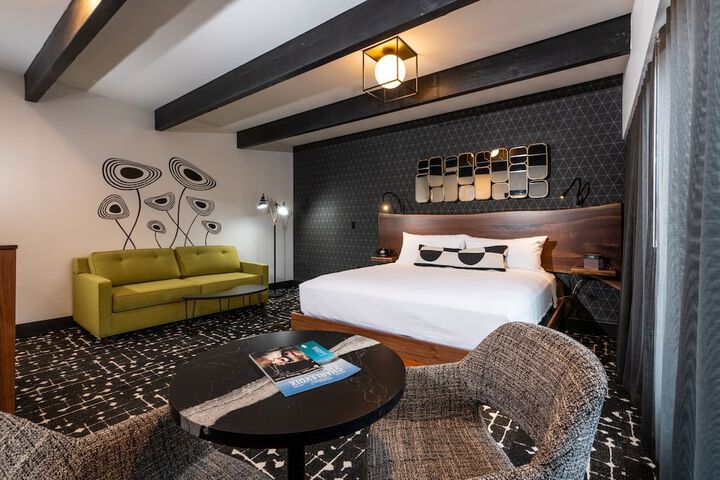 Room 34 of 68