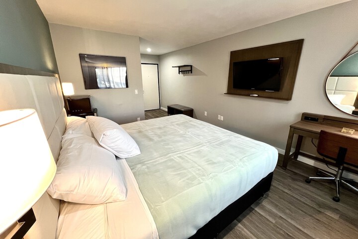 Room 8 of 27