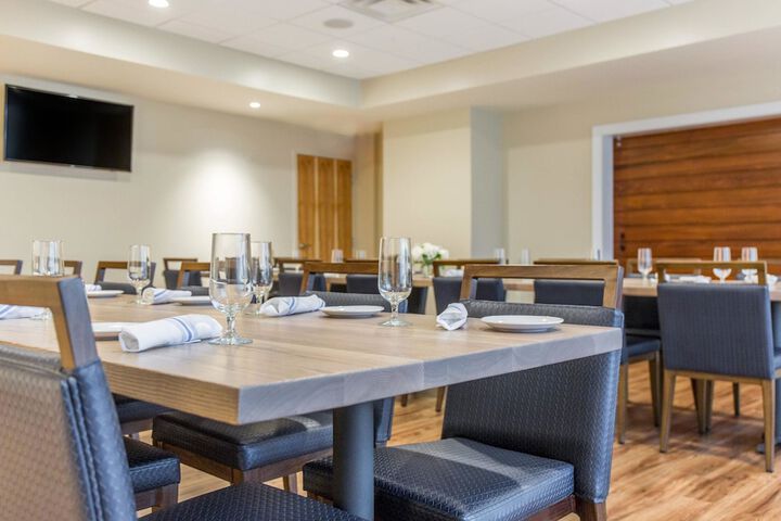 Wyndham Newport Hotel