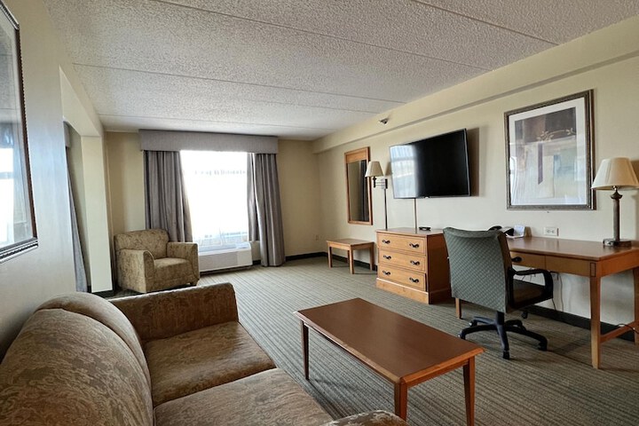 Room 25 of 83