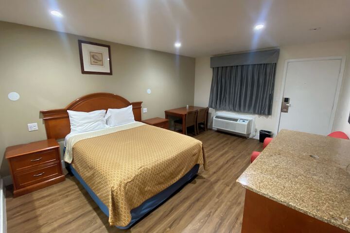 Room 14 of 19