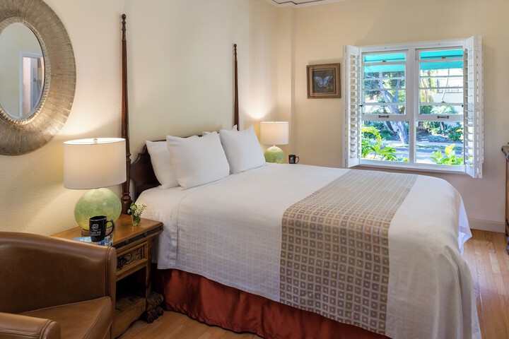 Room 90 of 221