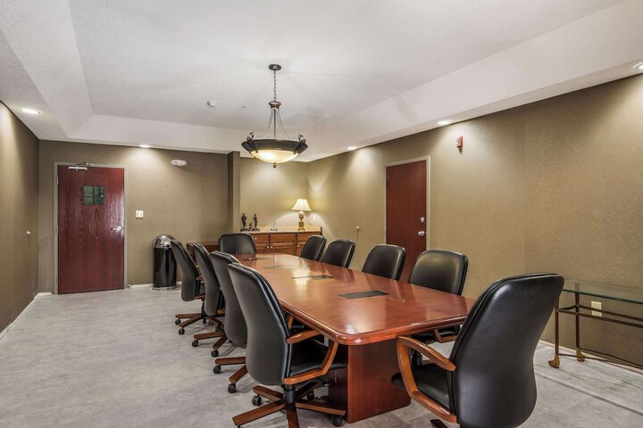 Quality Inn & Suites Quincy - Downtown